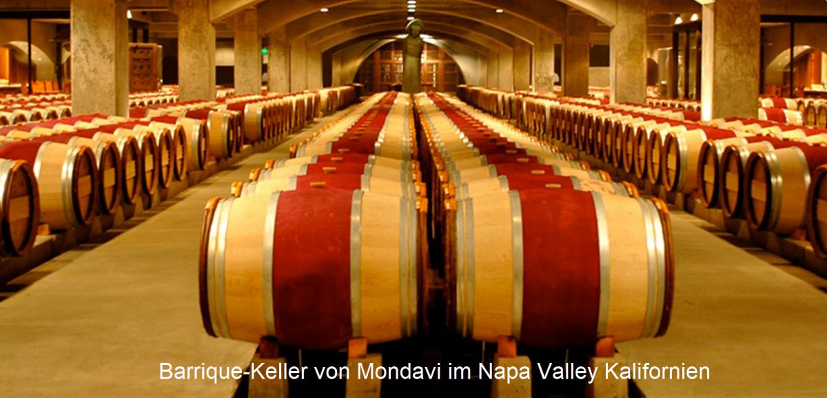 größte Weinfirmen - Barriquekeller-Mondavi-Winery im Napa Valley Kalifornien